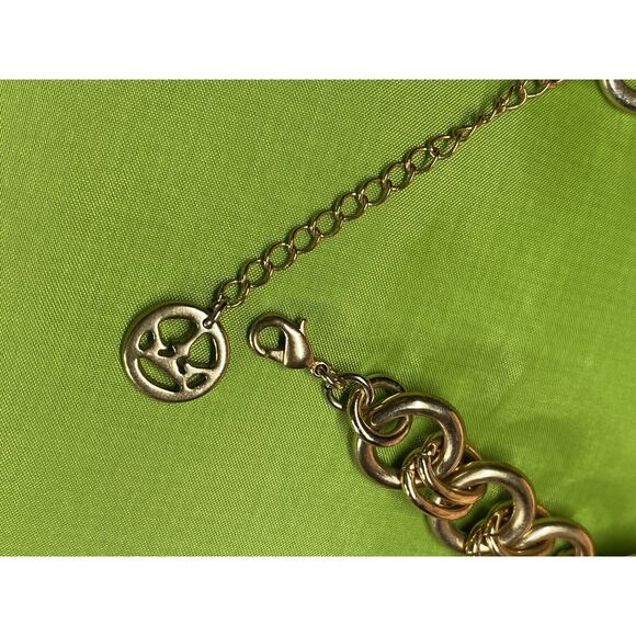 Crown TRIFARI Designer Signed Gold Tone White Enamel Choker 18" Retro Necklace - Picture 5 of 7